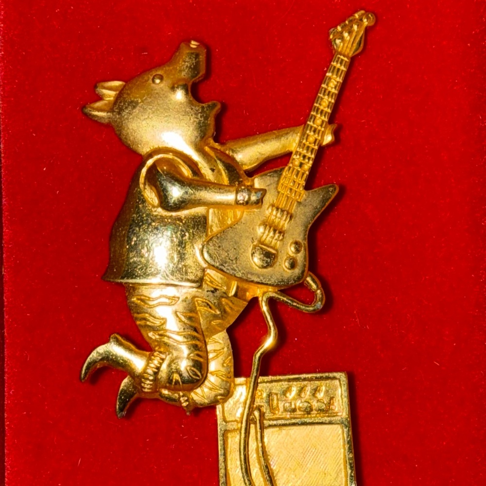 Gold Pig Playing Guitar Brooch